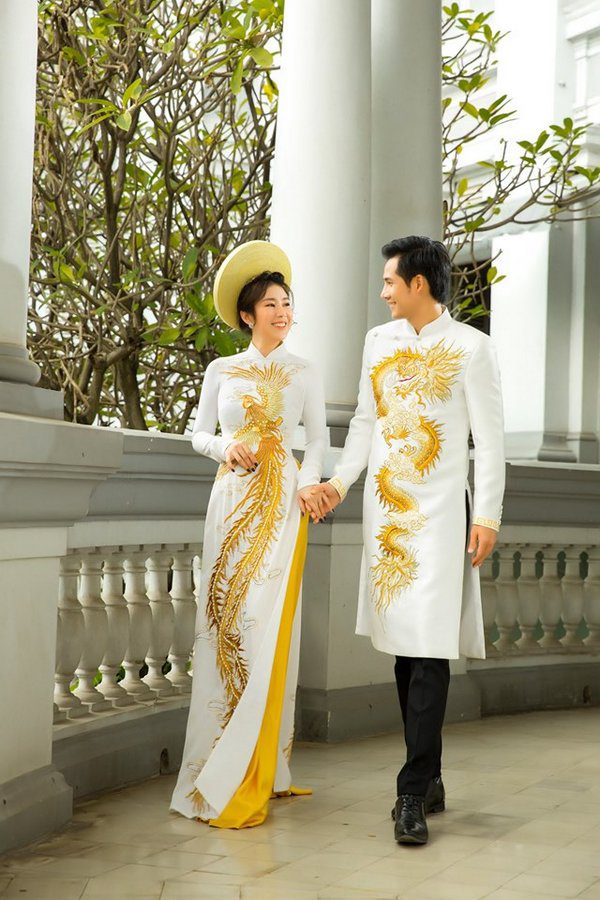 Áo cặp đôi màu trắng thêu họa tiết long phượng