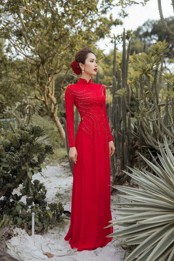 Áo dài cưới đỏ đơn giản