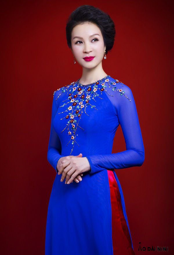 Lạ mắt mẫu đầm công sở đính đá đẹp cho quý cô sang trọng - Thời trang -  Việt Giải Trí