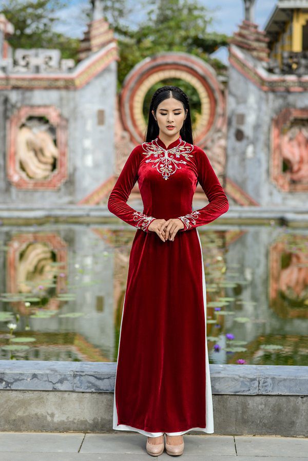 Cô dâu có nên mặc áo dài cưới nhung đỏ không?