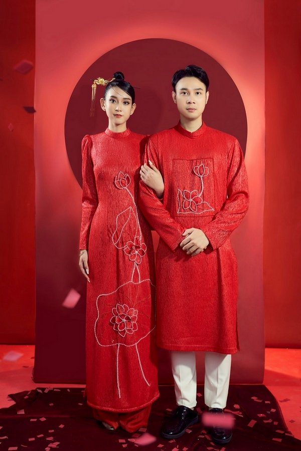 Áo dài cưới đơn giản màu đỏ