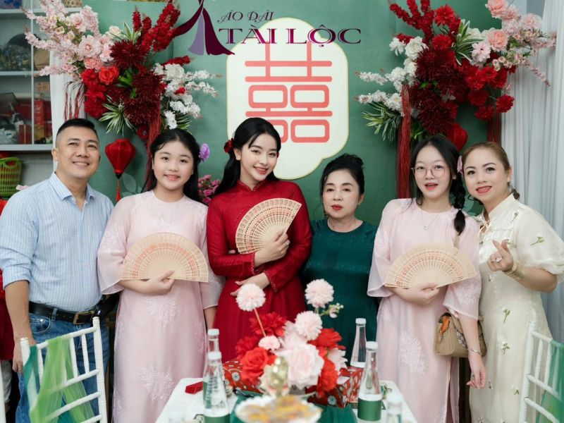 Mẫu áo dài làm sui mẫu đẹp sang trọng Mẫu áo dài làm sui mẫu đẹp sang trọng