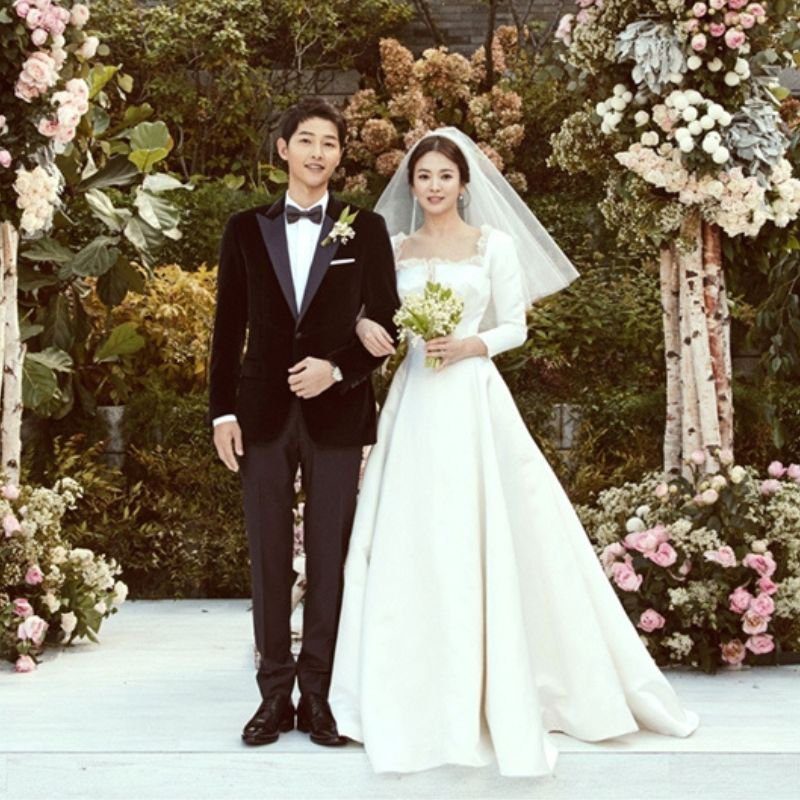 Váy cưới Hàn Quốc tay dài