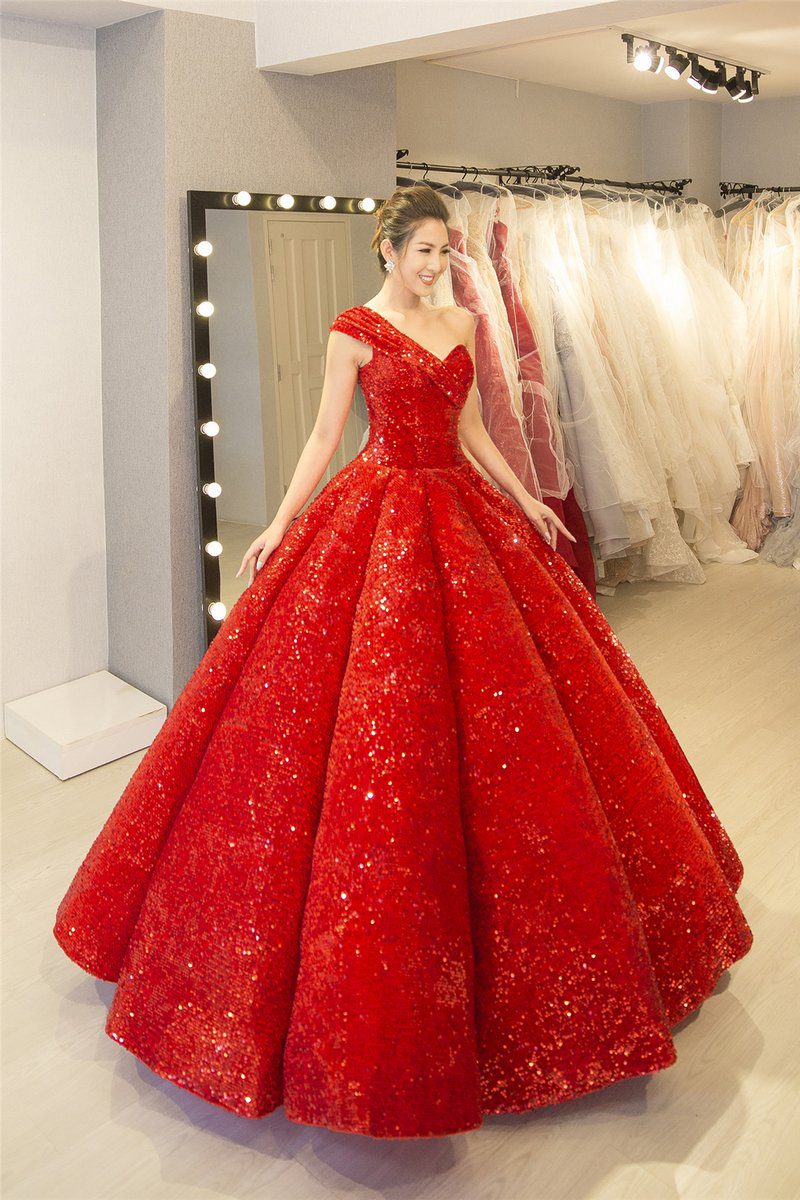 Váy cưới màu đỏ có ý nghĩa như thế nào?