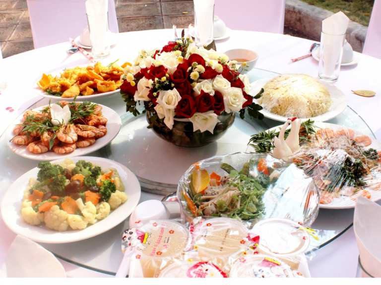 Các món ăn trong thực đơn tiệc cưới gồm những món gì