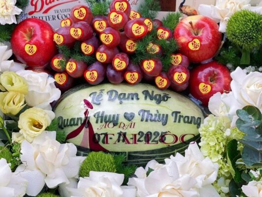 Lớp dạy học khắc tỉa dưa cưới